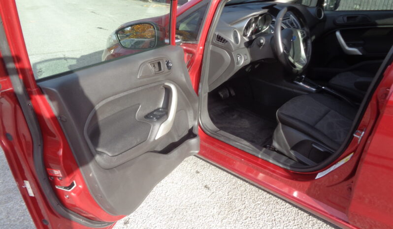 FORD FIESTA TITANIUM *** VENDU *** complet