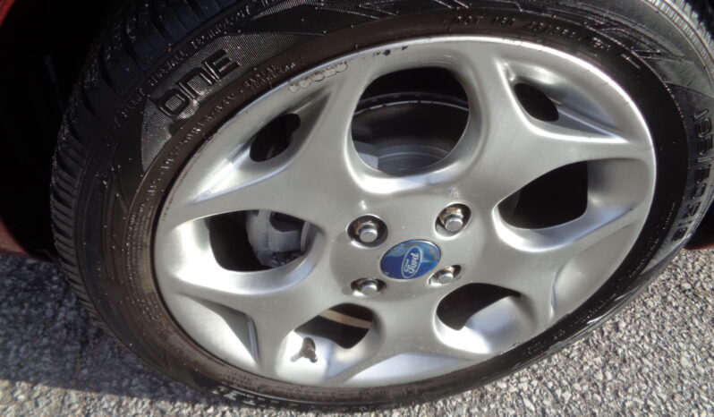 FORD FIESTA TITANIUM *** VENDU *** complet
